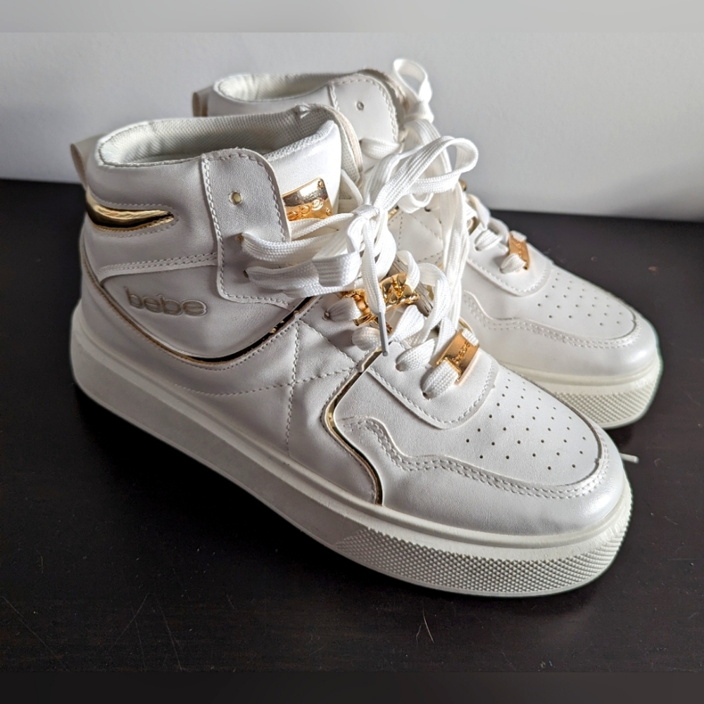 NWOT Bebe Monah shoes. Size 8.5